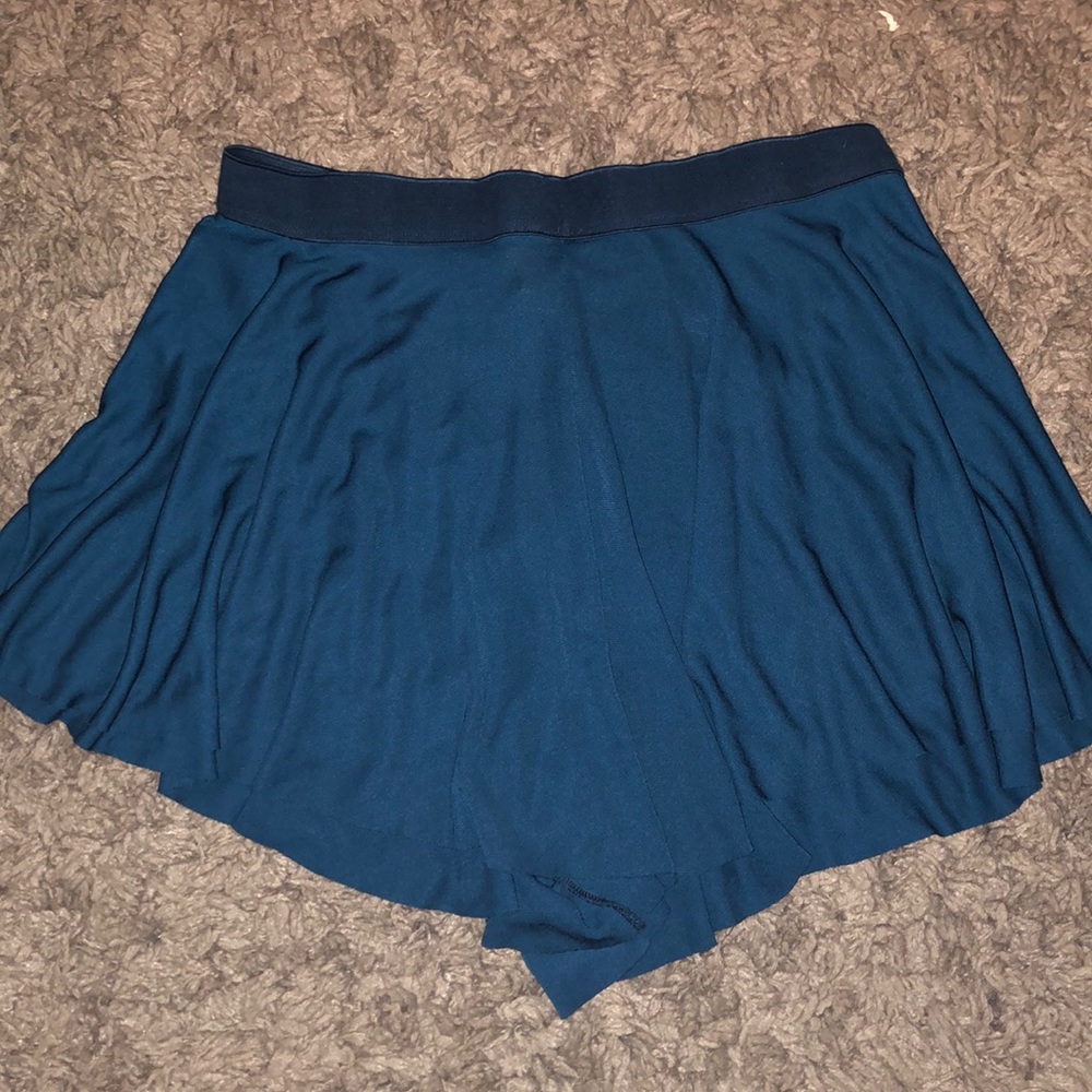 BASIC/BASIQUE flowy shorts